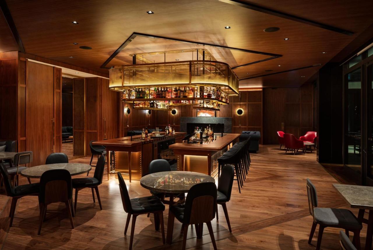 Hotel Park Hyatt Auckland Esterno foto The bar at the 1903 Lounge
