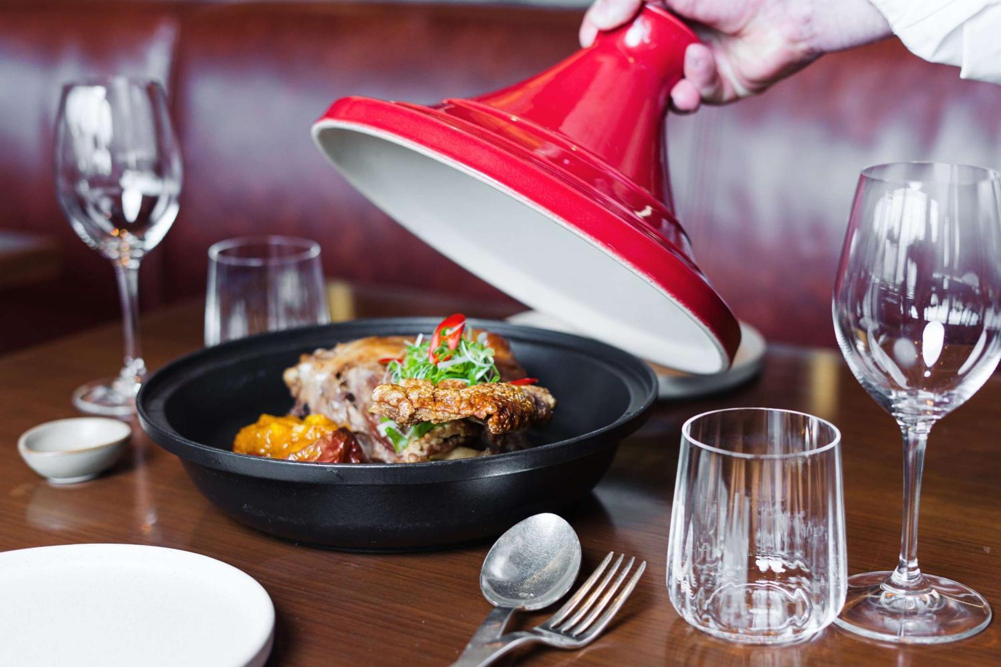 Hotel Park Hyatt Auckland Esterno foto A tagine being served